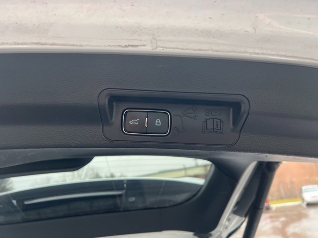 Used 2021 Ford Explorer XLT w/ Equipment Group 202A image 16