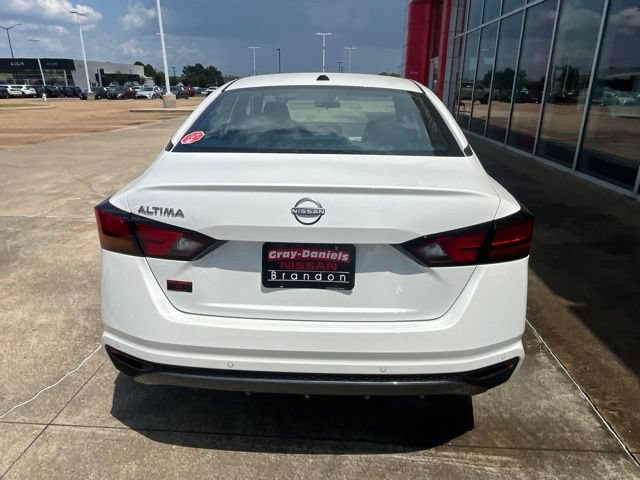 New 2026 Nissan Altima 2.5 SV FWD image 3