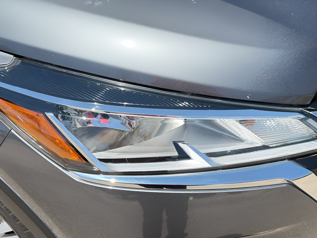 Used 2023 Nissan Kicks S FWD image 10