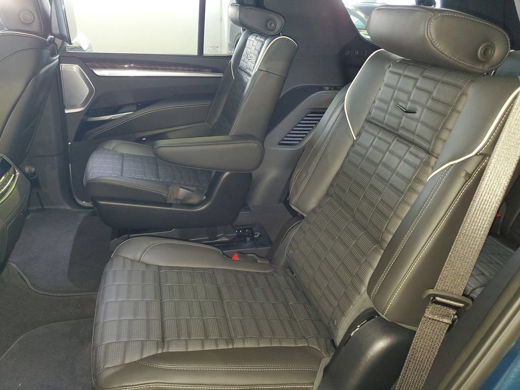 New 2026 Cadillac Escalade Platinum Sport w/ LPO, ONYX Package AWD/4WD image 12