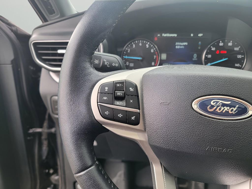 Used 2023 Ford Explorer XLT w/ Equipment Group 202A AWD/4WD image 17