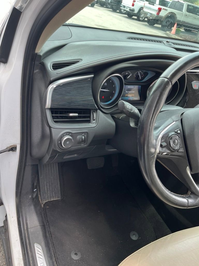 Used 2017 Buick Envision Essence FWD image 18