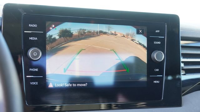 Used 2025 Volkswagen Jetta SE FWD image 22