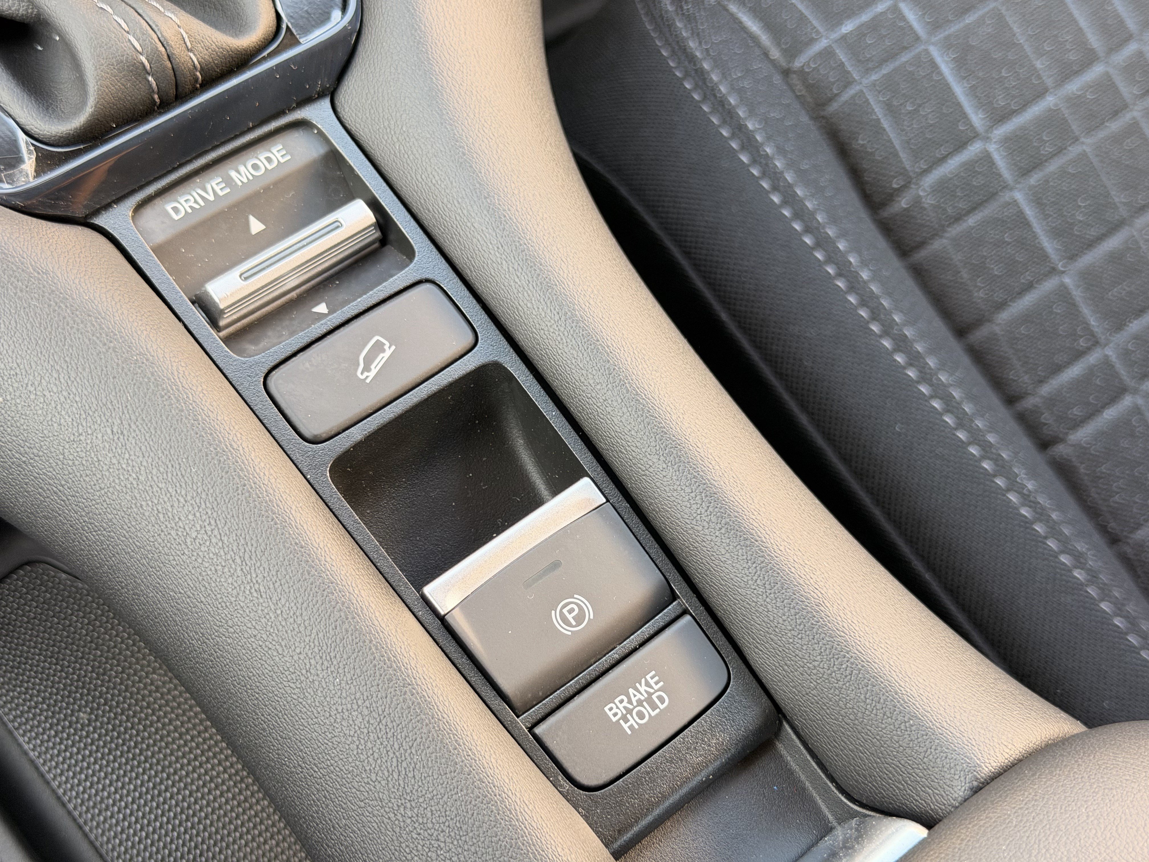 Certified 2024 Honda HR-V LX image 24