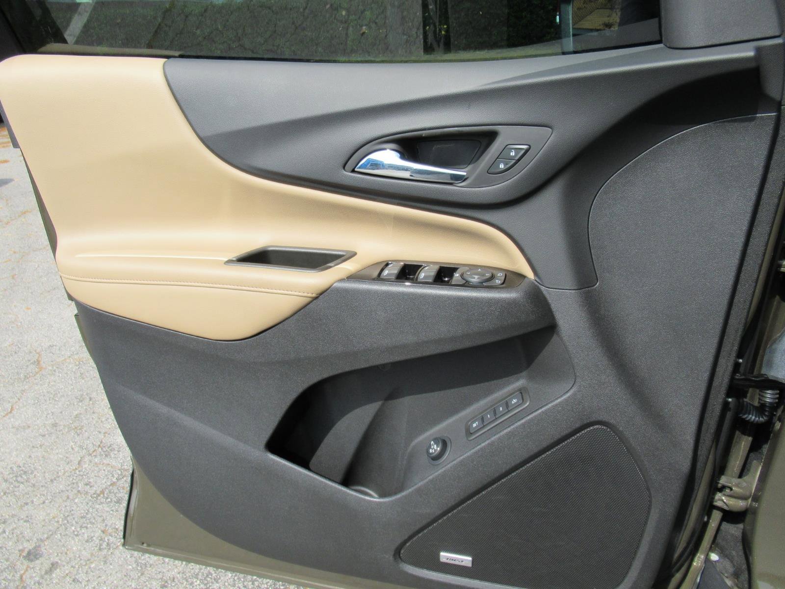 Used 2024 Chevrolet Equinox Premier FWD image 20