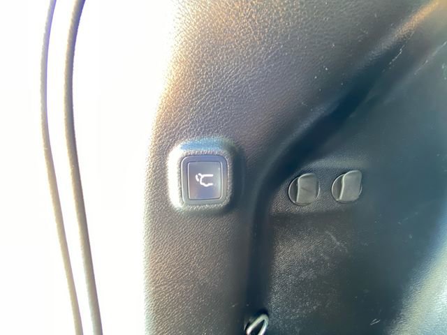 Used 2022 Jeep Cherokee Latitude Lux w/ Mopar Interior Package image 33