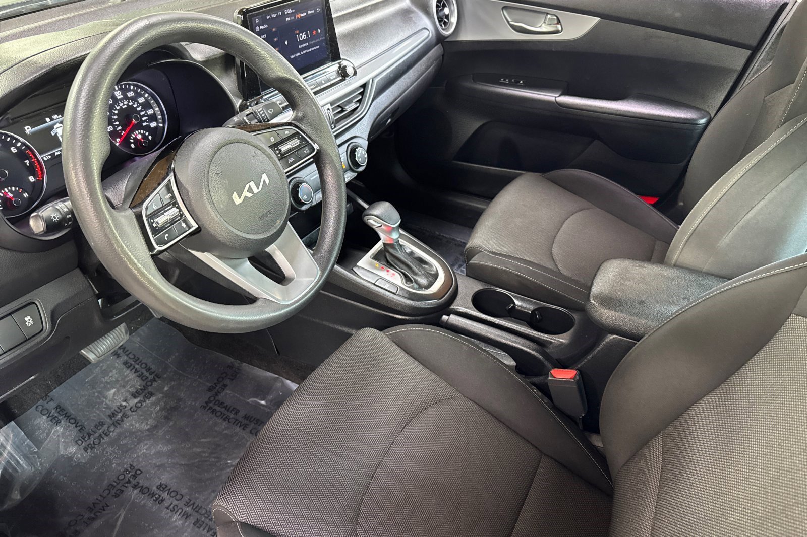 Used 2022 Kia Forte LXS FWD image 4