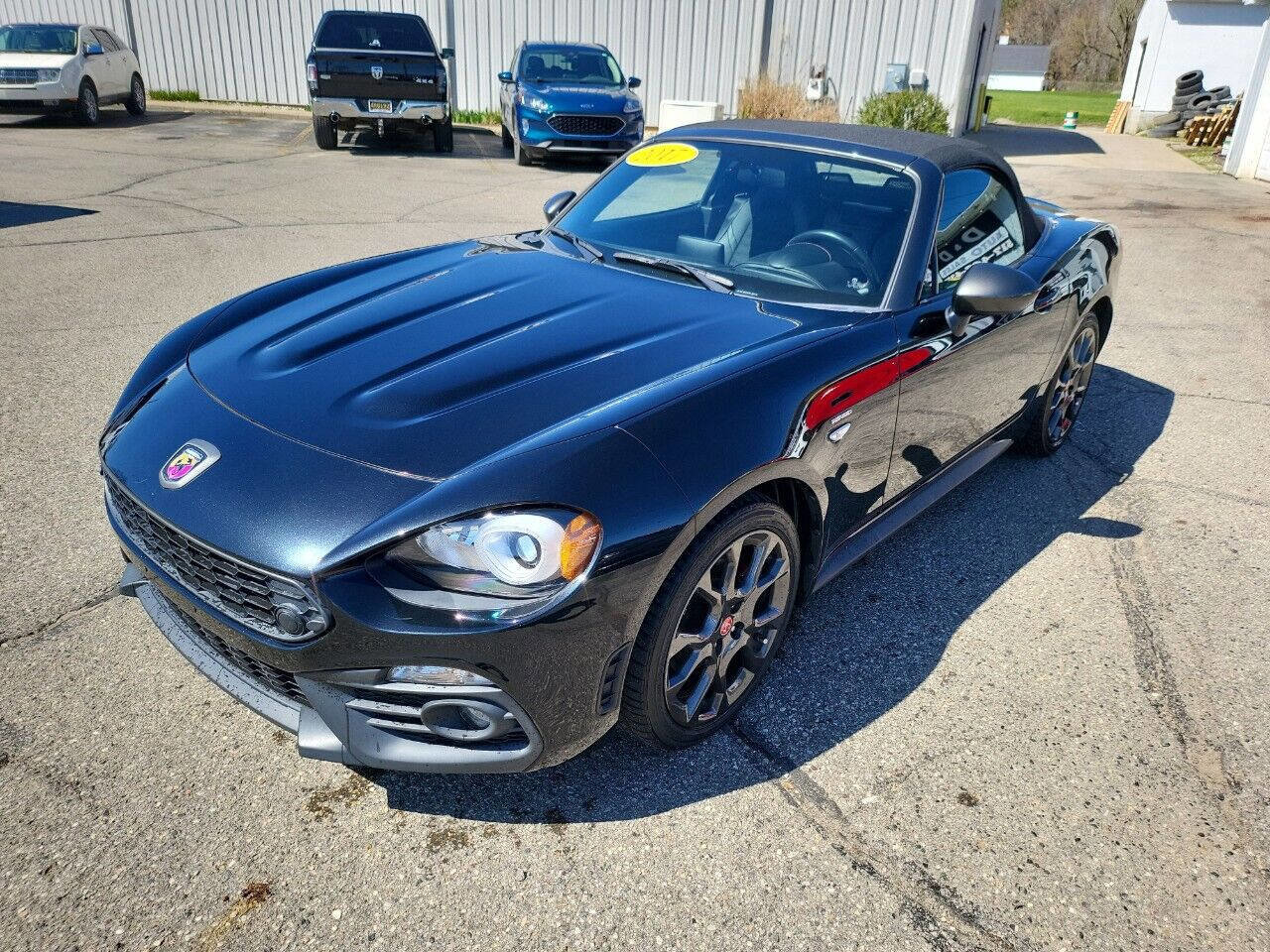 Used 2017 FIAT 124 Spider Abarth image 4