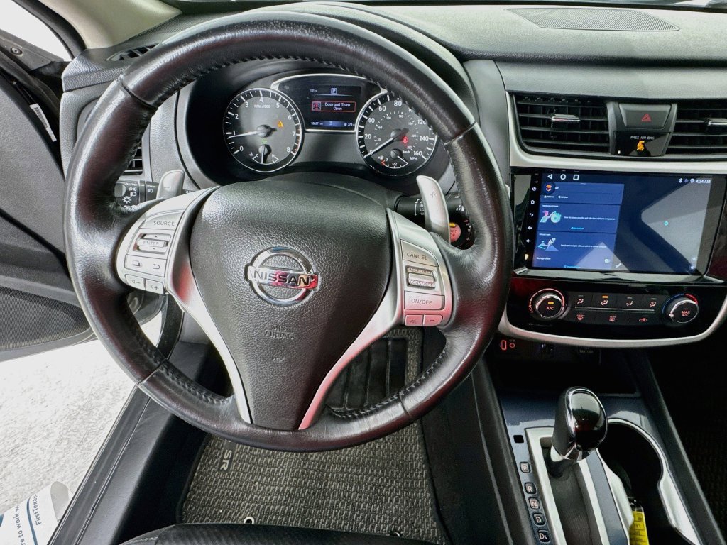 Used 2018 Nissan Altima 2.5 SR w/ Interior Lighting Package FWD image 12
