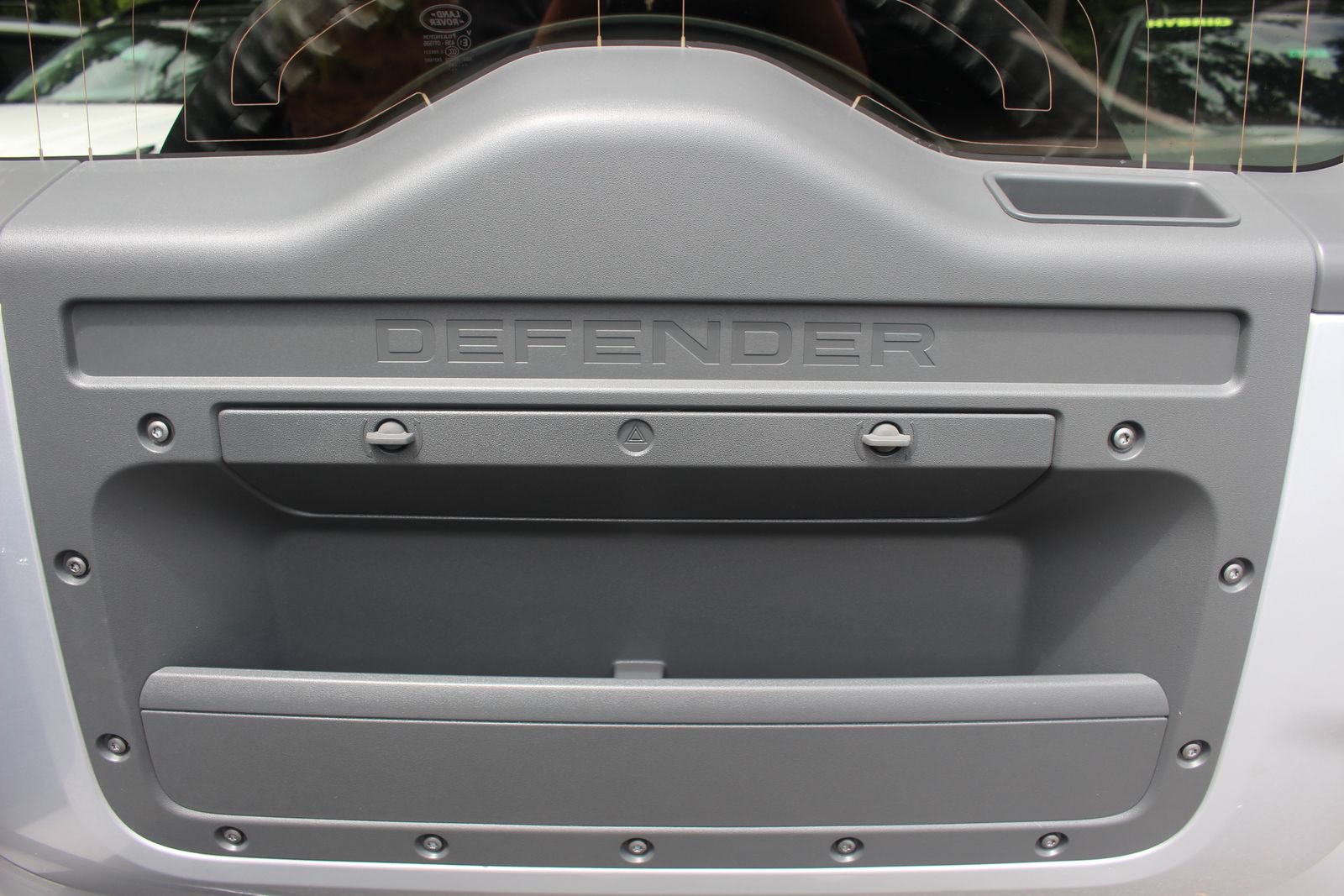 Used 2023 Land Rover Defender 130 X-Dynamic SE AWD/4WD image 9