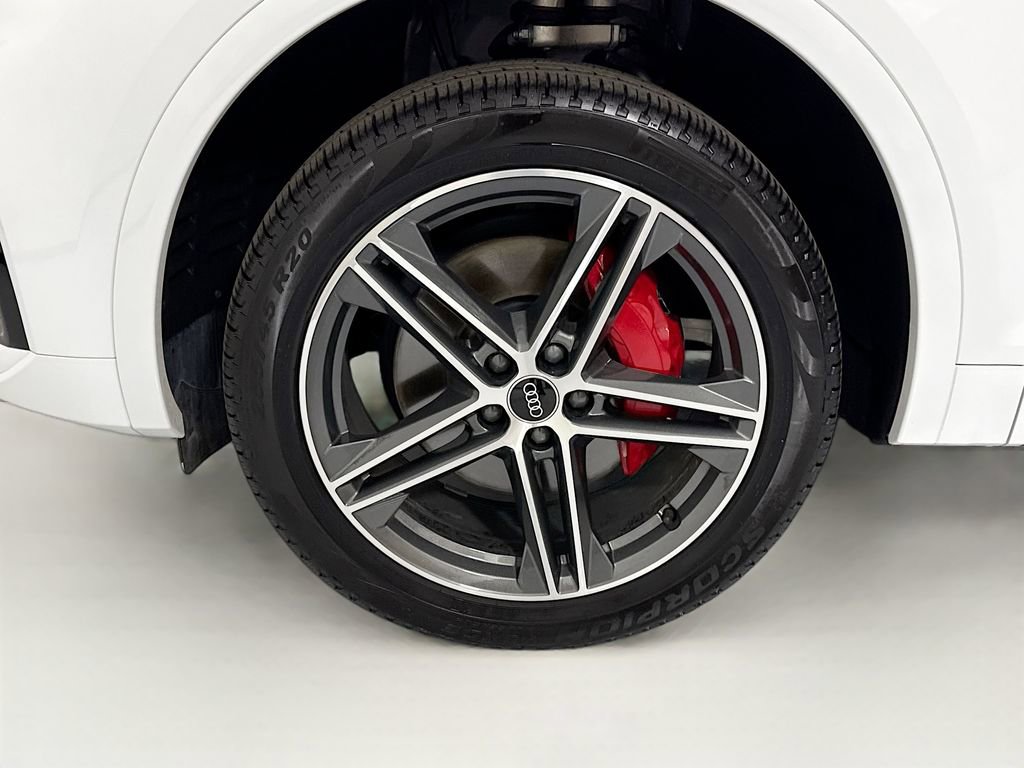 Certified 2025 Audi Q5 e Premium Plus w/ Premium Plus Package AWD/4WD image 30