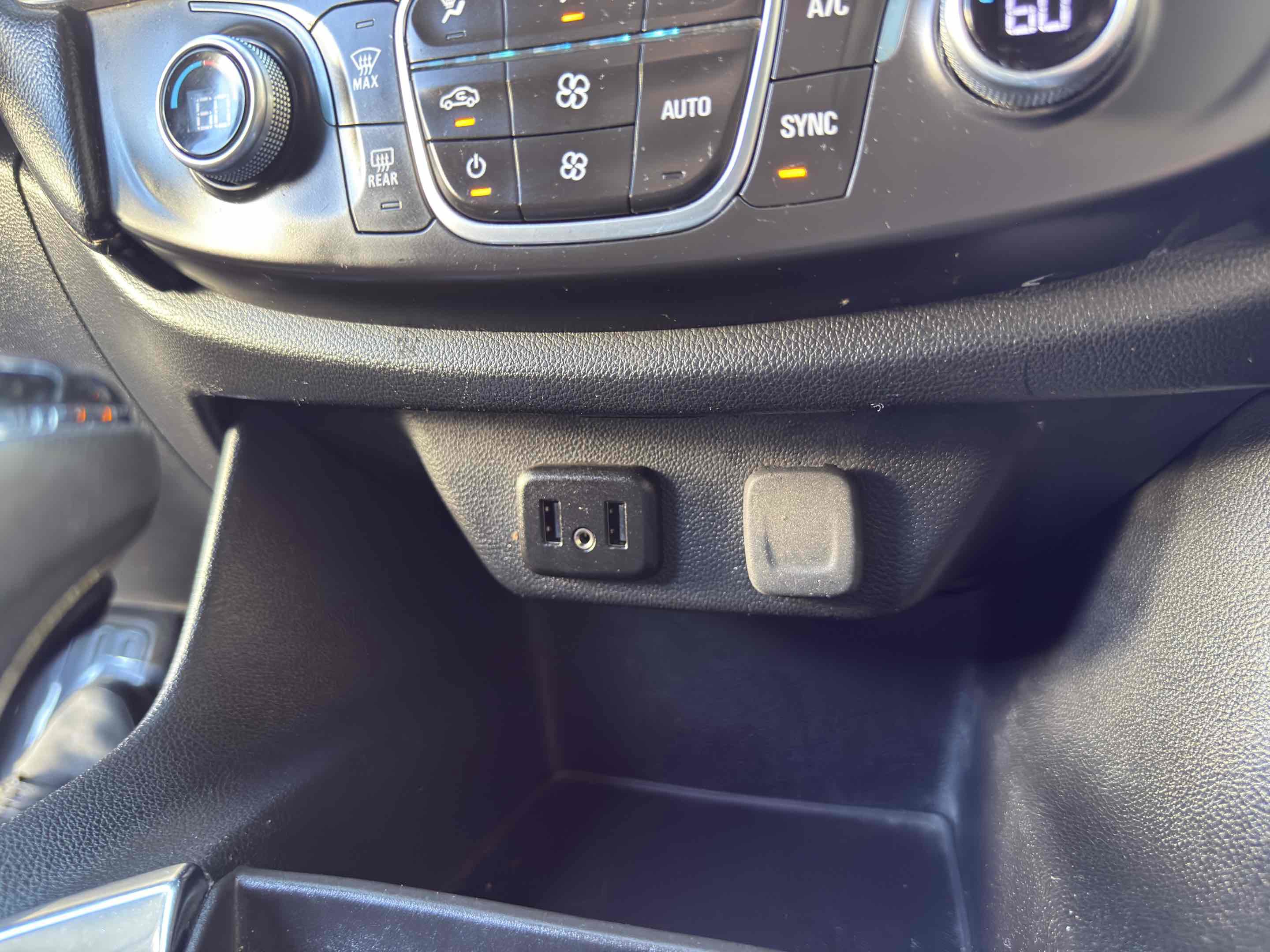 Used 2018 Chevrolet Traverse LS image 34