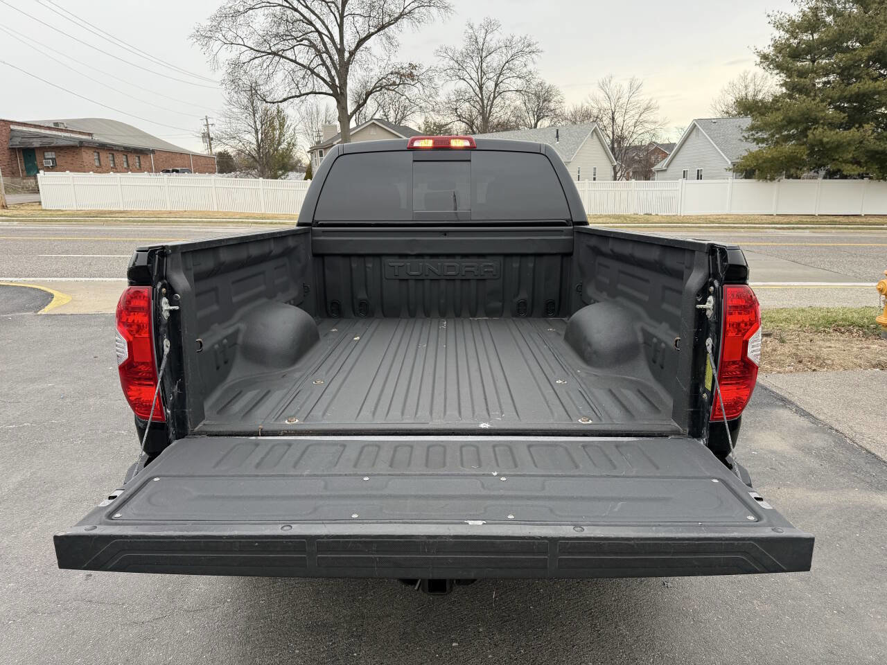 Used 2017 Toyota Tundra SR5 AWD/4WD image 14