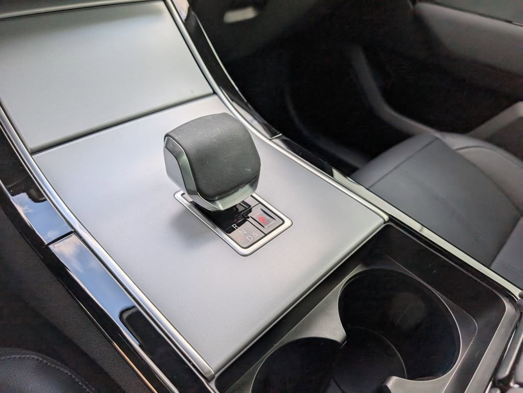 Certified 2025 Land Rover Range Rover Velar S image 19