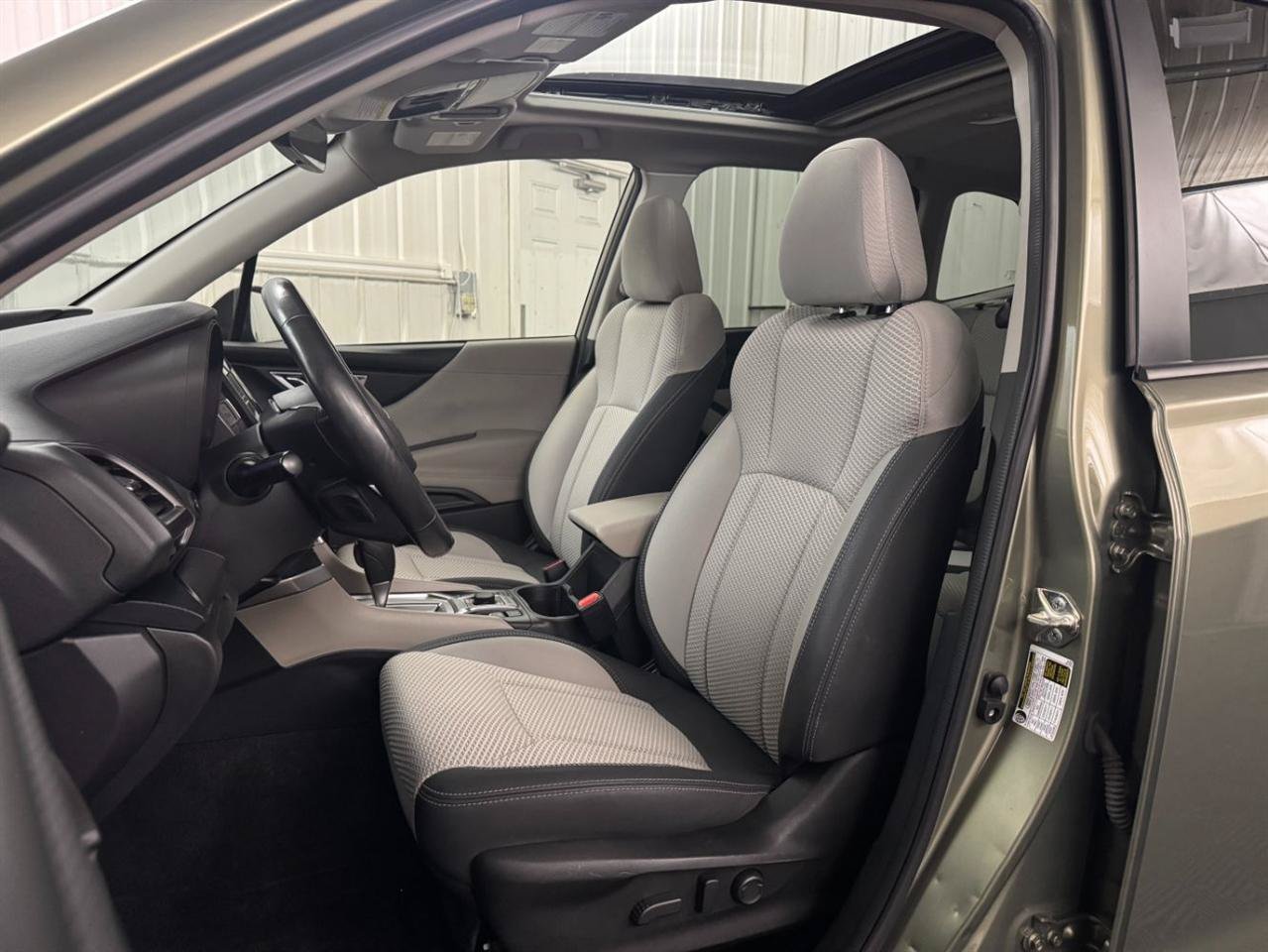 Used 2020 Subaru Forester Premium AWD/4WD image 7