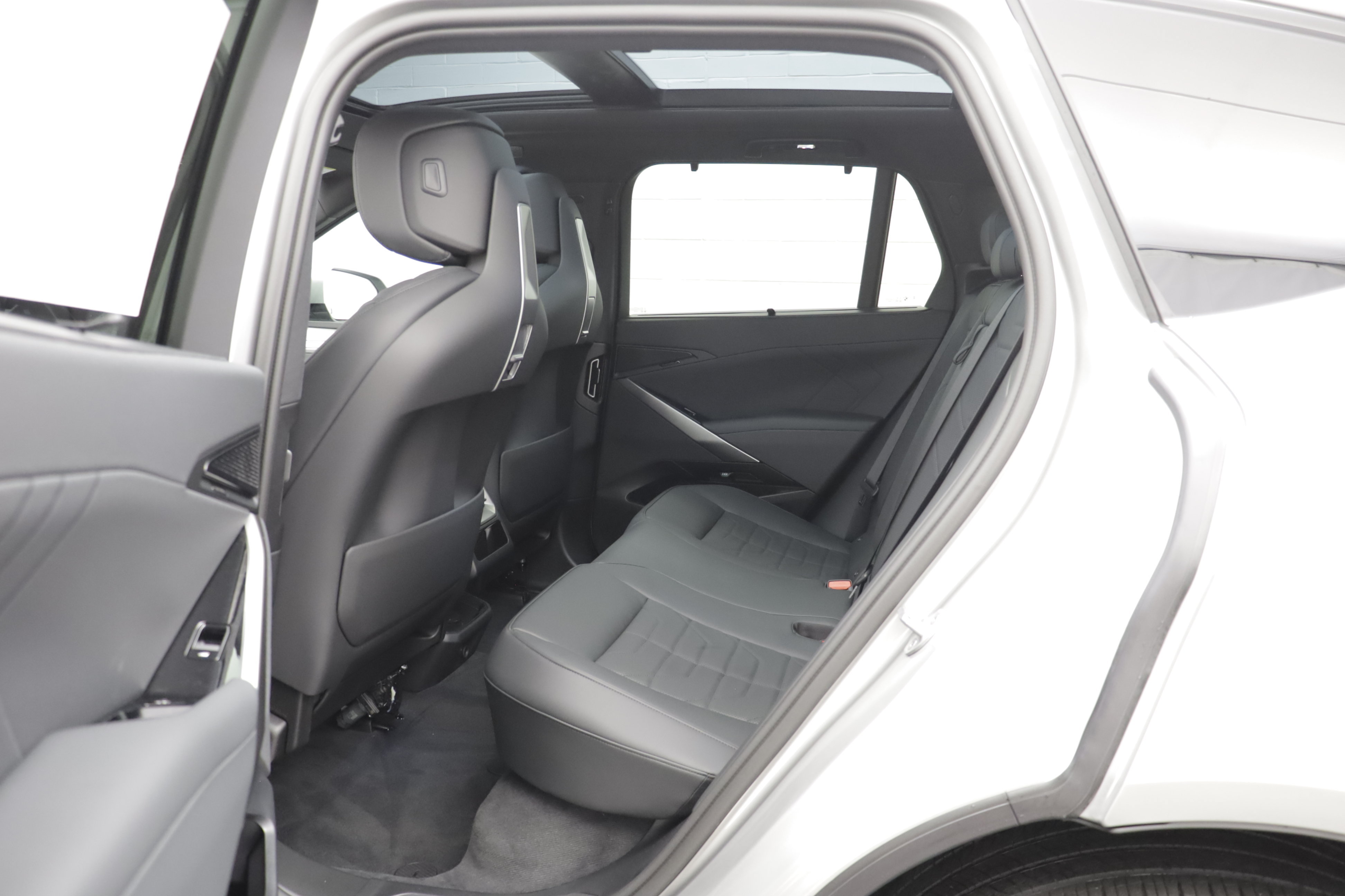 New 2027 BMW X5 xDrive40i w/ M Sport Package AWD/4WD image 13