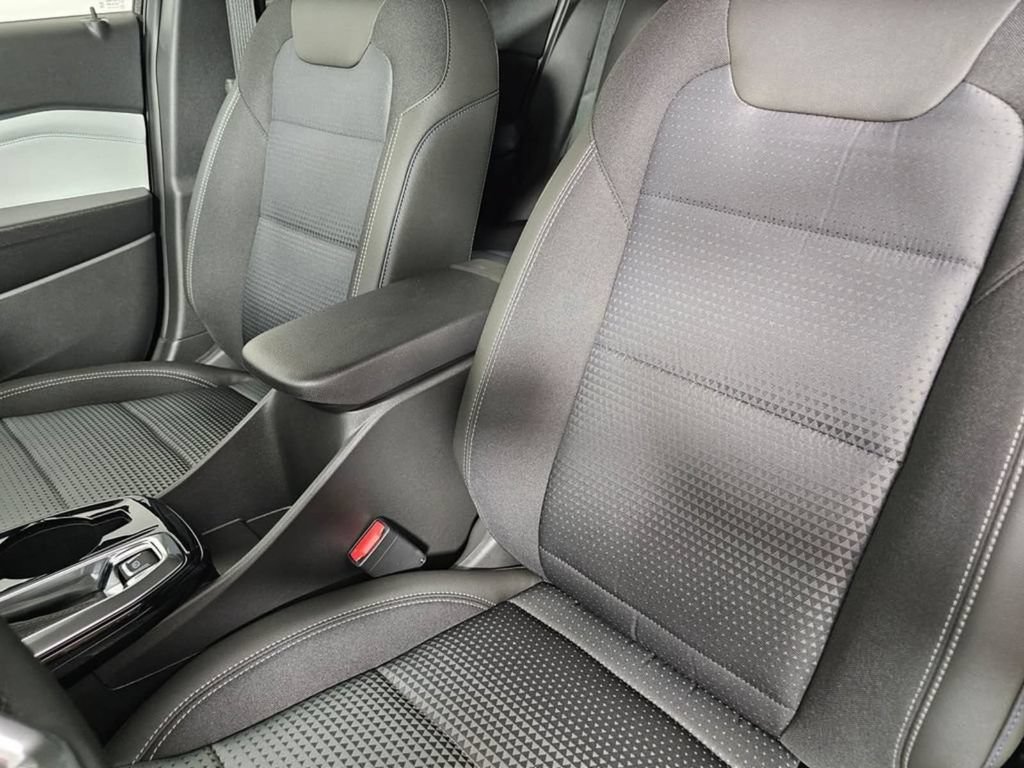 New 2026 Chevrolet Trax LT w/ LT Convenience Package FWD image 23