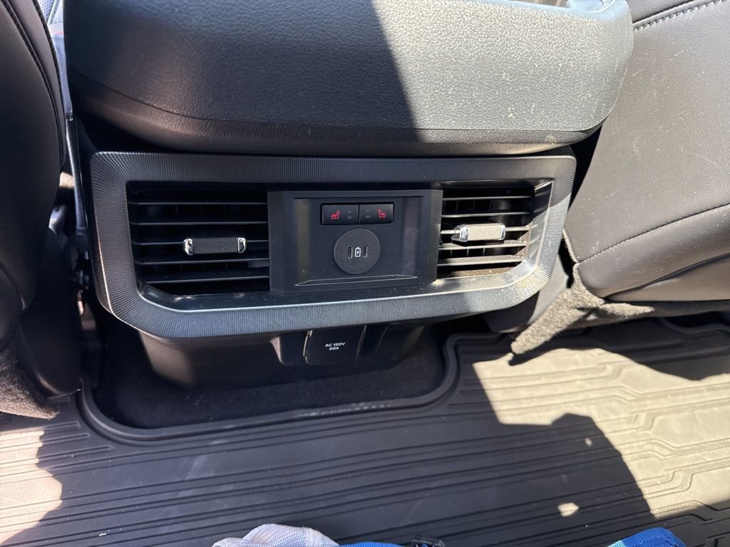 Used 2025 Ford F350 Platinum image 17