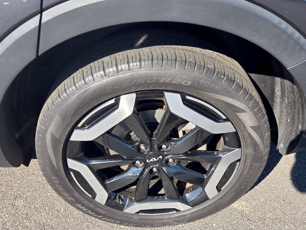 Used 2024 Kia Telluride EX w/ EX Captain's Chair Package AWD/4WD image 10