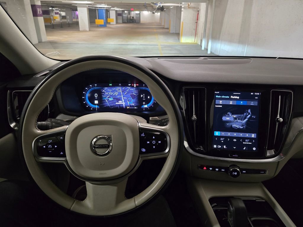 Used 2025 Volvo V60 B5 Cross Country Plus image 10