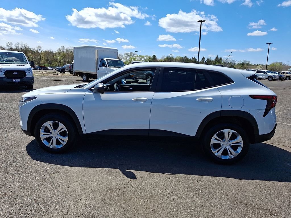 Used 2024 Chevrolet Trax LS image 7