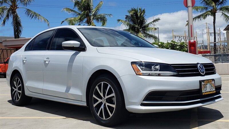 Used 2017 Volkswagen Jetta SE FWD image 4