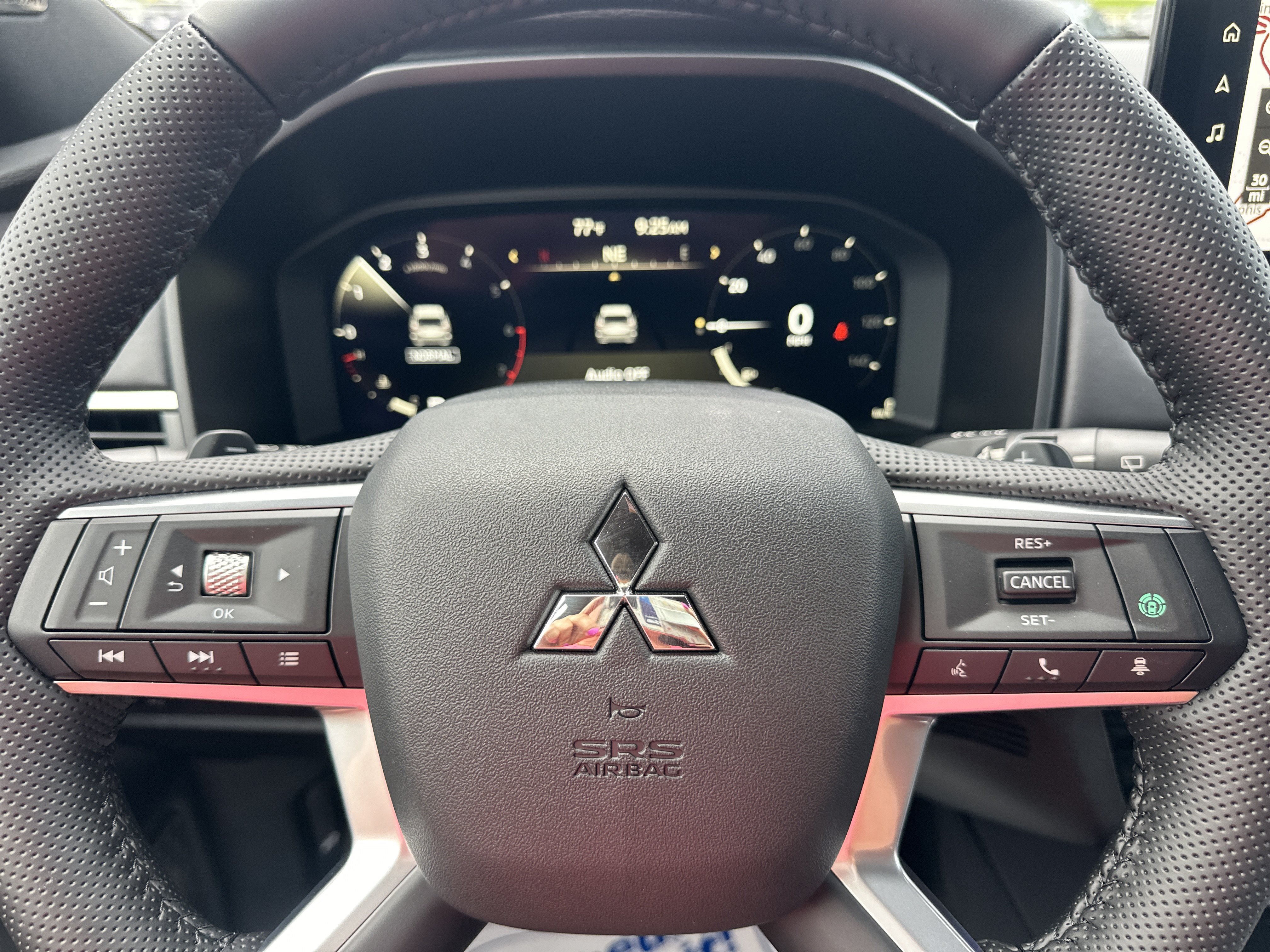New 2026 Mitsubishi Outlander SEL Black Edition AWD/4WD image 13