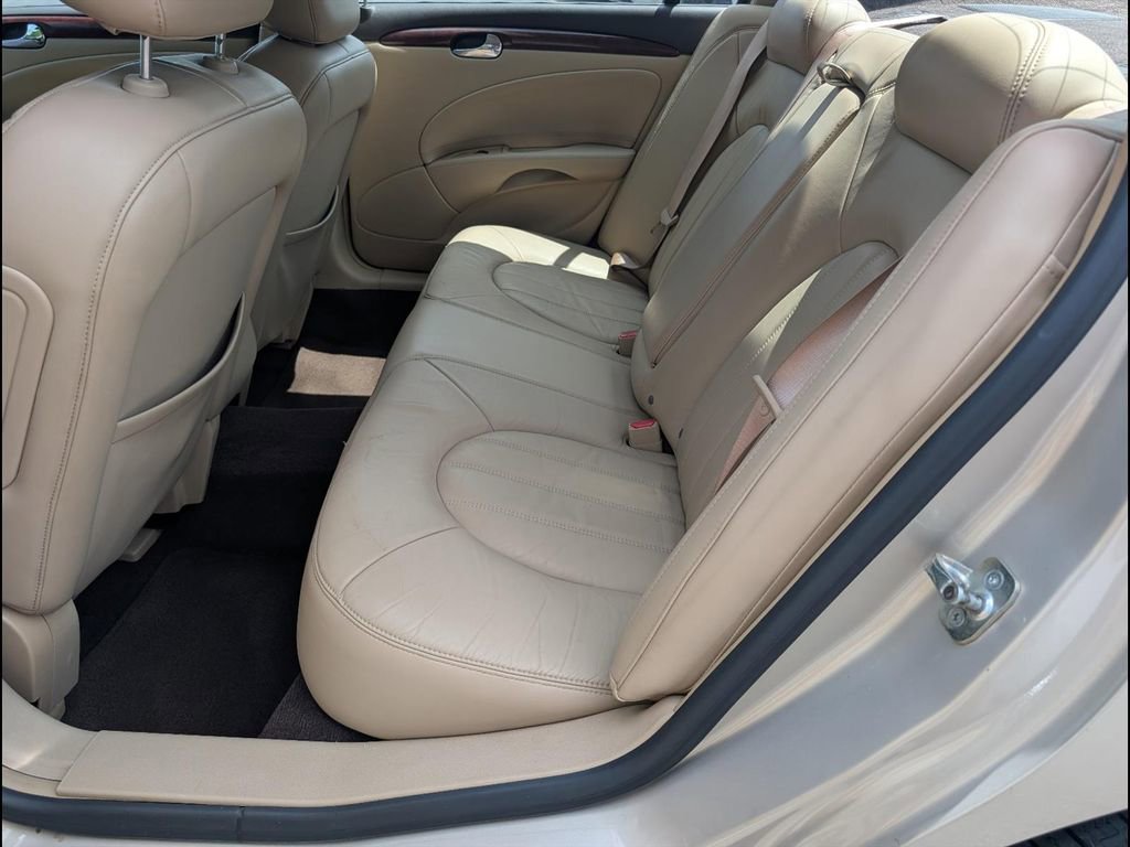 Used 2007 Buick Lucerne CXL w/ Luxury Package FWD image 8