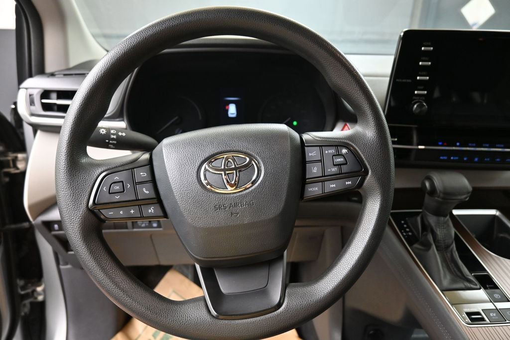 Used 2022 Toyota Sienna LE AWD/4WD image 23