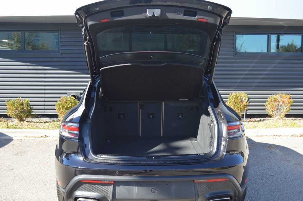 Used 2025 Porsche Macan image 39