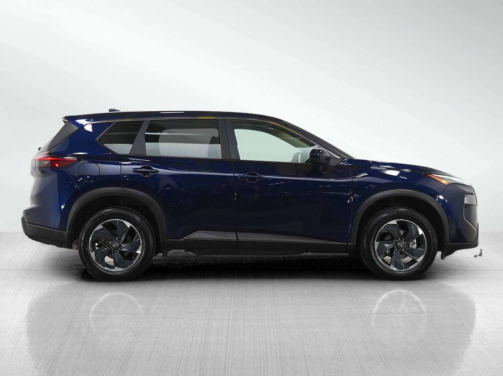 Used 2025 Nissan Rogue SV image 6