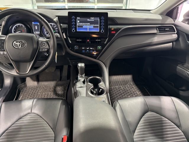 Used 2024 Toyota Camry SE image 11