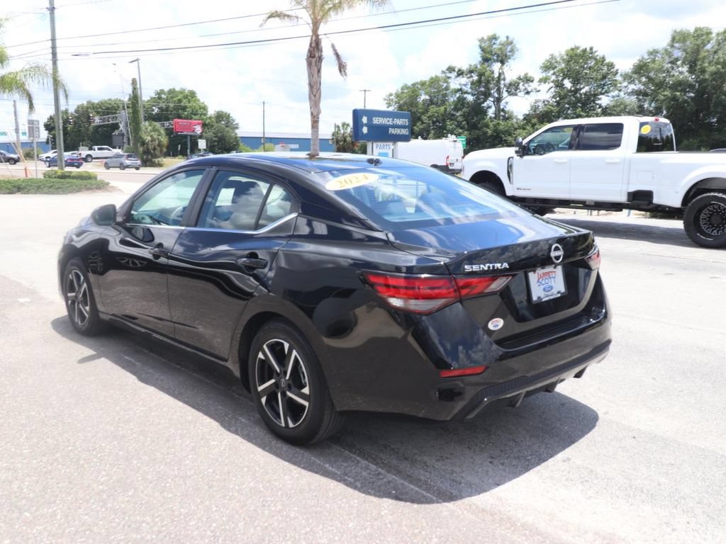 Used 2024 Nissan Sentra SV FWD image 8