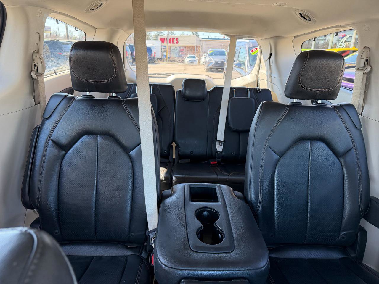 Used 2018 Chrysler Pacifica Touring-L w/ Advanced Safetytec Group image 18