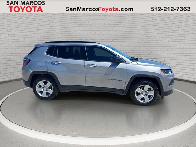 Used 2022 Jeep Compass Latitude image 4