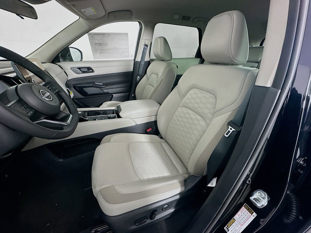 New 2025 Nissan Pathfinder SV w/ Cargo Package image 28
