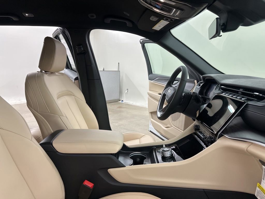 New 2025 Jeep Grand Cherokee Limited image 21