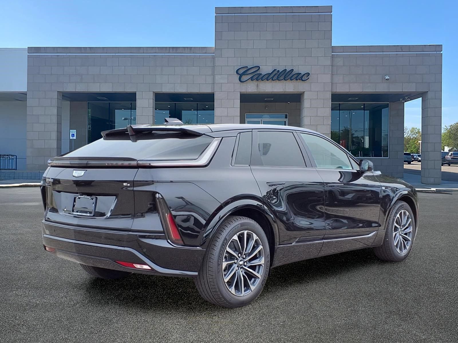 New 2027 Cadillac Lyriq Sport w/ LPO, Floor Liner Package AWD/4WD image 4