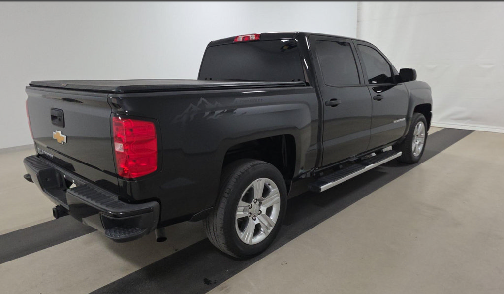 Used 2018 Chevrolet Silverado 1500 Custom w/ Custom Value Package RWD image 5