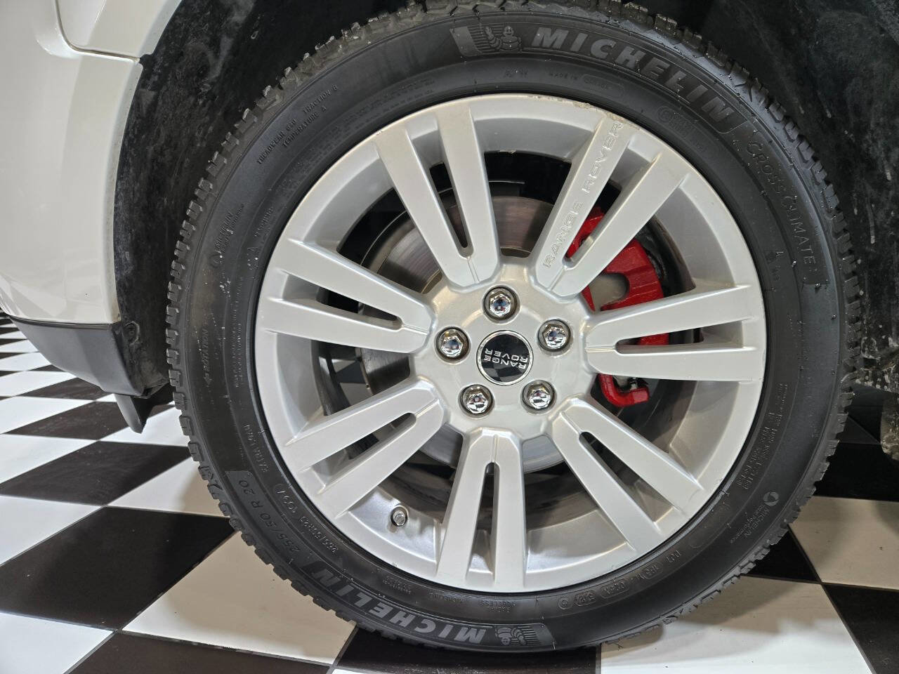 Used 2012 Land Rover Range Rover HSE LUX image 10