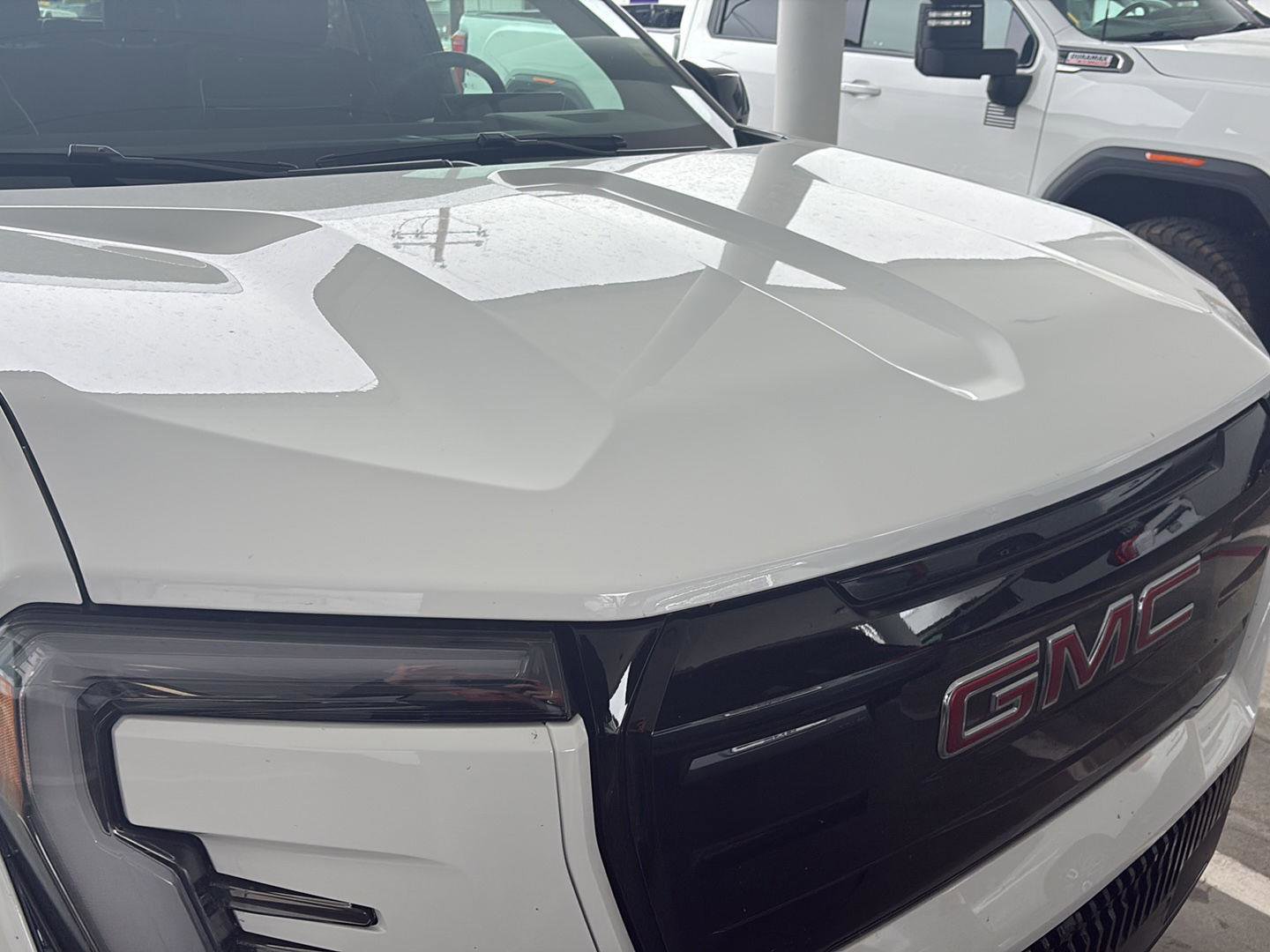 Used 2026 GMC Sierra EV Elevation image 32