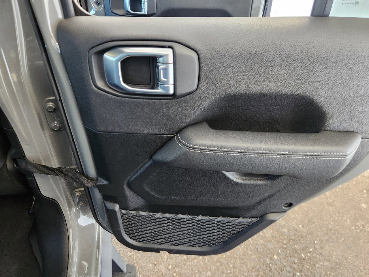 Used 2022 Jeep Wrangler Unlimited Sahara w/ Cold Weather Group image 19