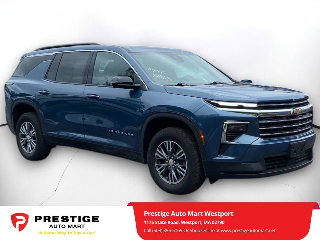 Used 2024 Chevrolet Traverse LT w/ Trailering Package image 1