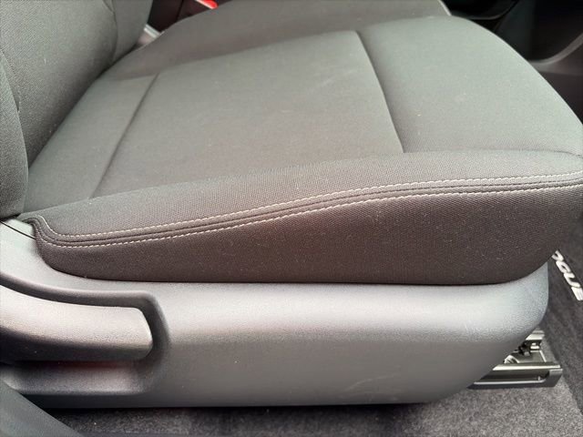 Used 2025 Nissan Rogue S image 22