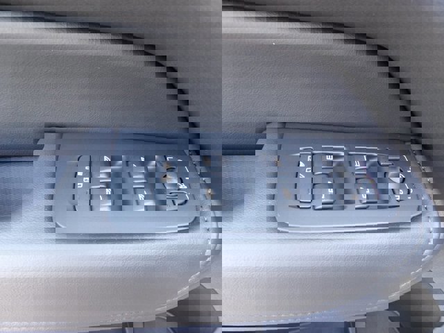 Certified 2025 Volvo XC60 B5 Plus image 11