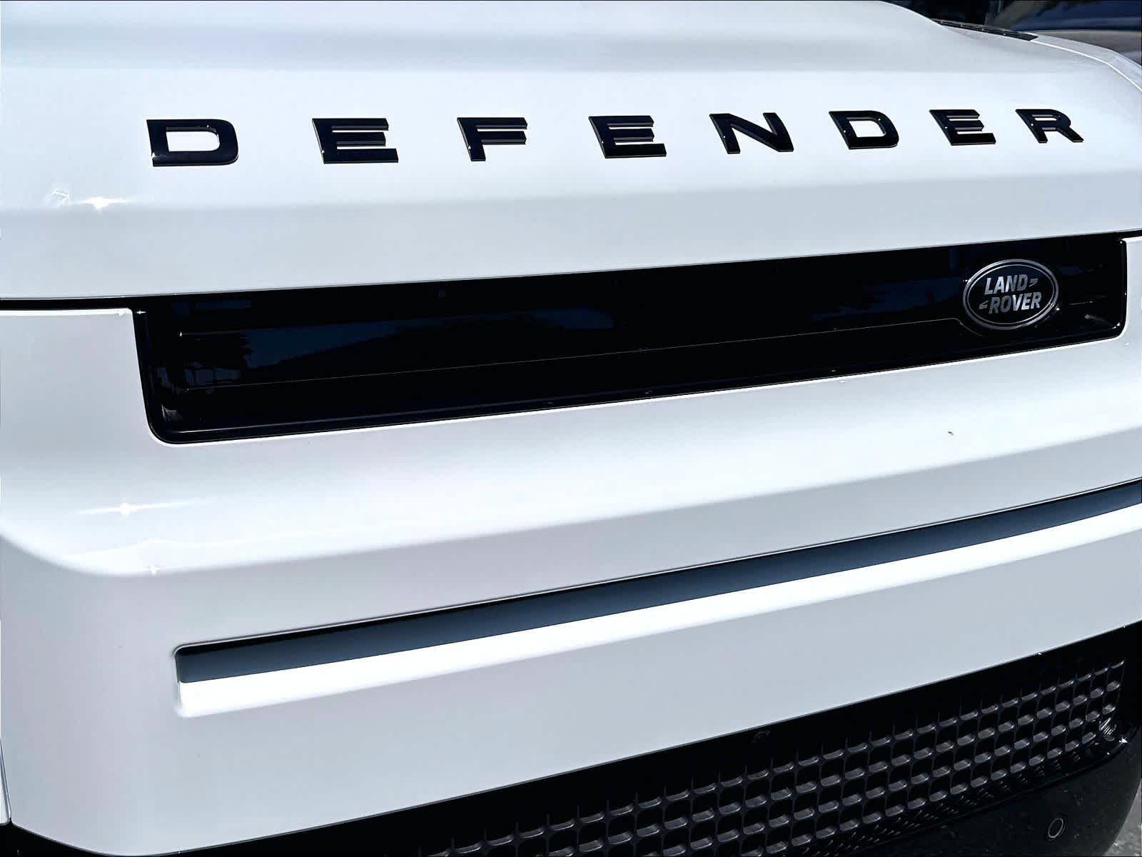 New 2026 Land Rover Defender 110 X-Dynamic SE AWD/4WD image 34