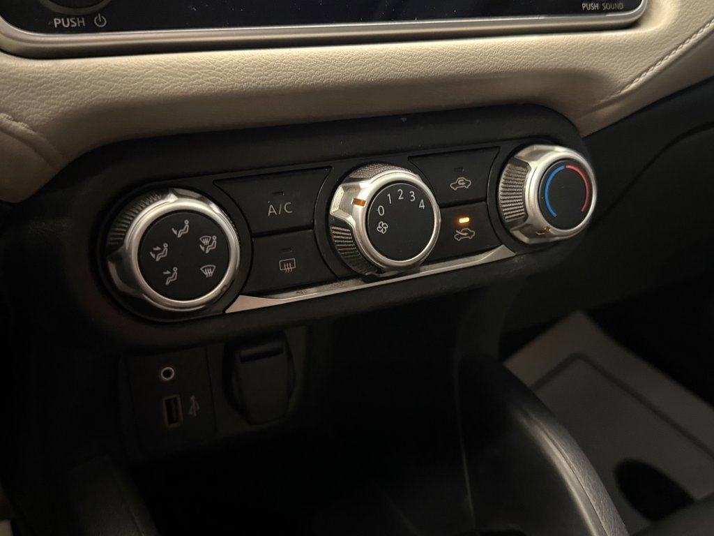 Used 2021 Nissan Versa SV image 13