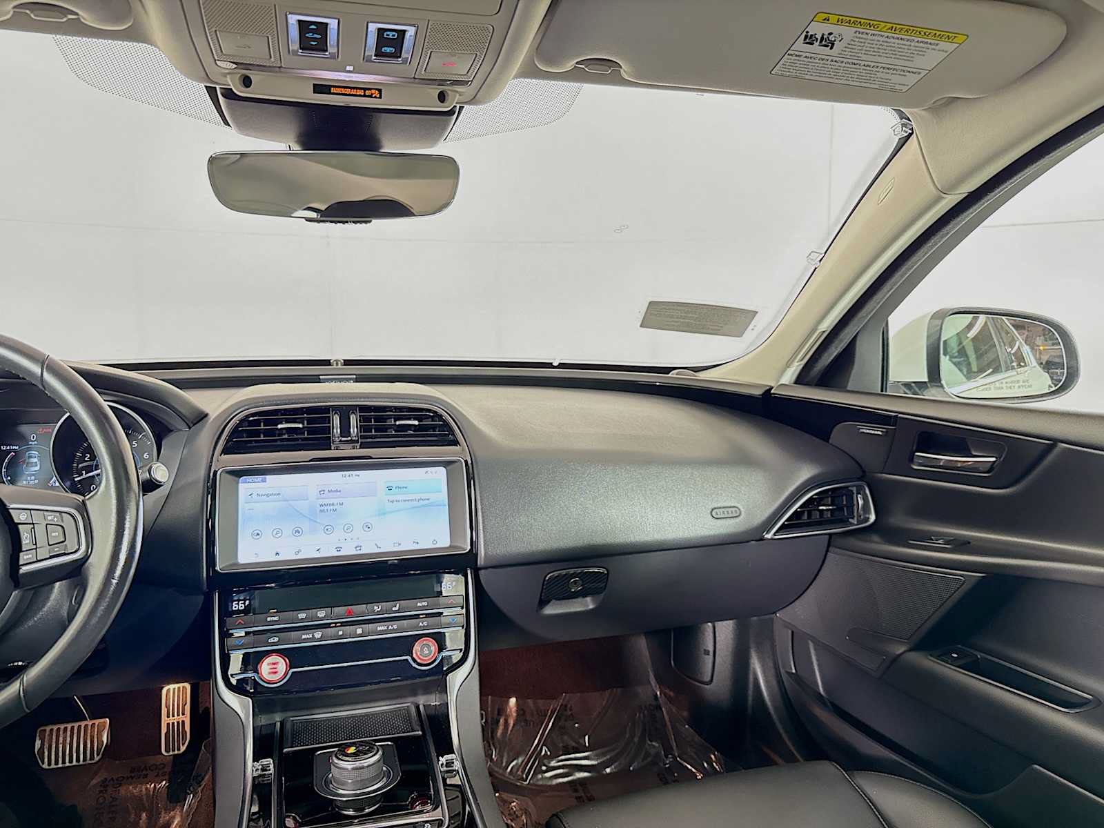 Used 2019 Jaguar XE Premium AWD/4WD image 33
