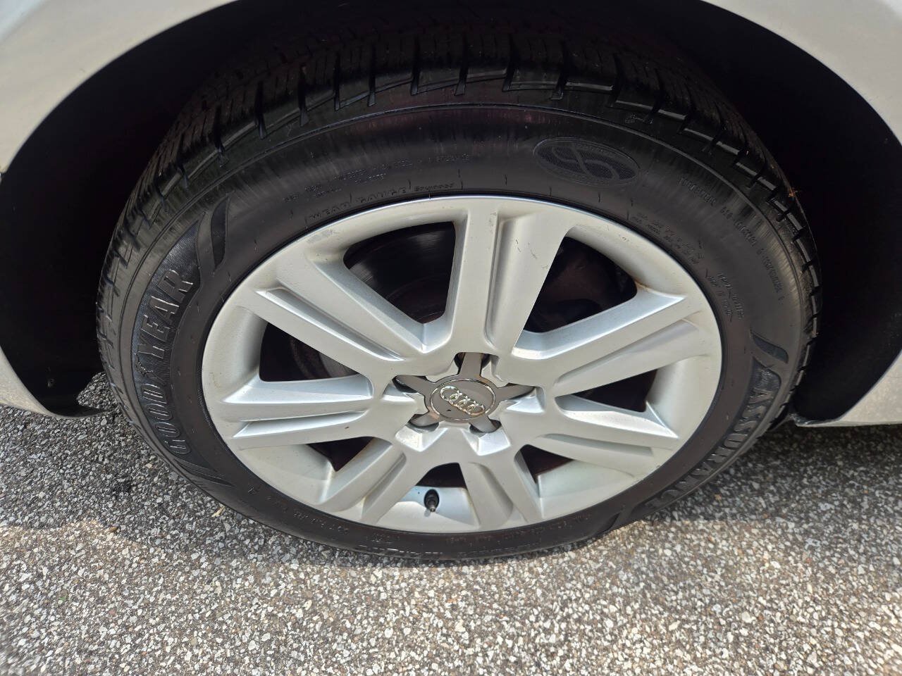 Used 2009 Audi A4 2.0T Premium FWD image 39