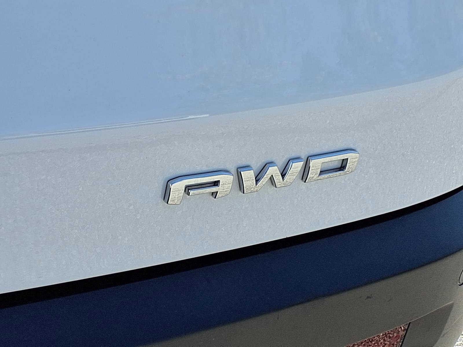 Used 2023 GMC Acadia SLT w/ LPO, Floor Liner Package AWD/4WD image 39